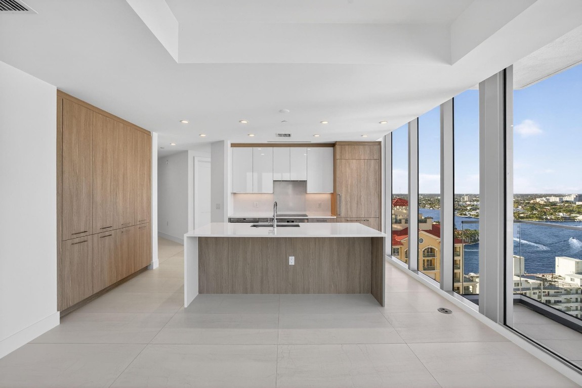 153 N Seabreeze #1805-S Fort Lauderdale, FL 33304