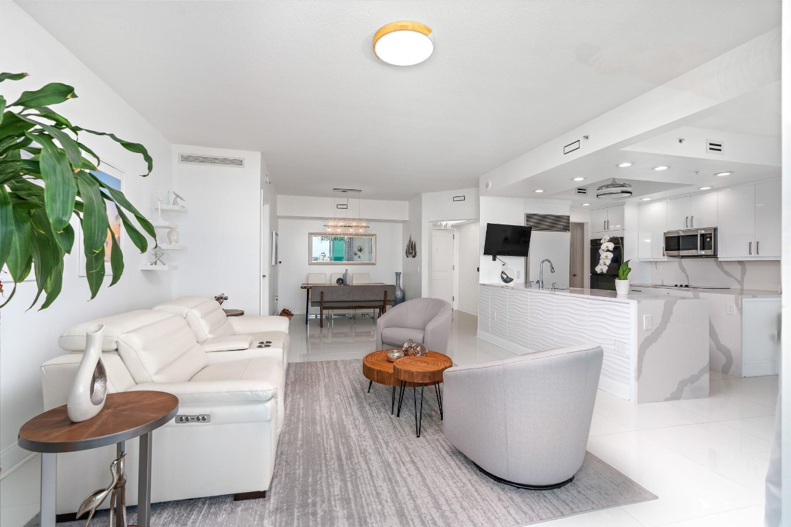 411 N New Riv #2205 Fort Lauderdale, FL 33301