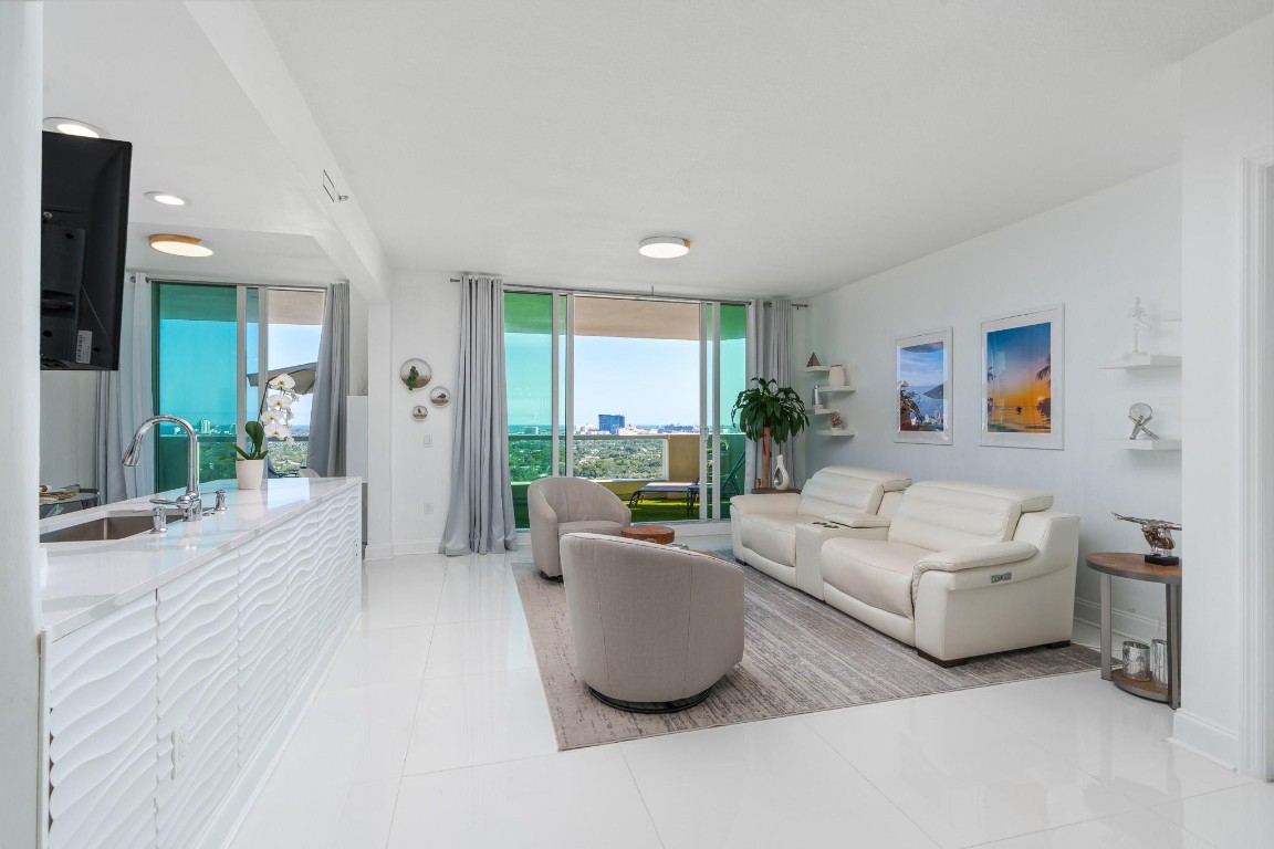 411 N New Riv #2205 Fort Lauderdale, FL 33301