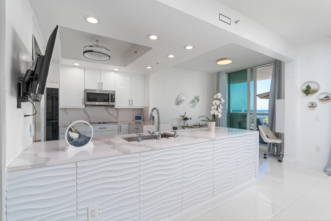 411 N New Riv #2205 Fort Lauderdale, FL 33301