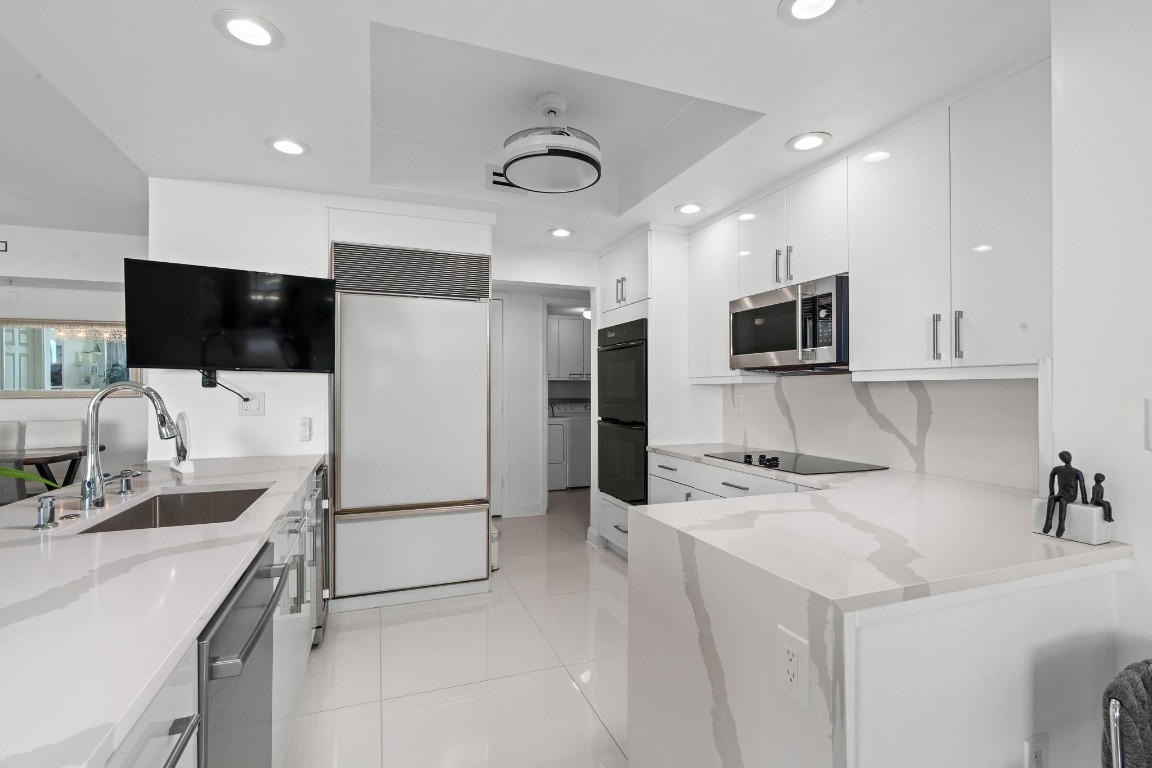 411 N New Riv #2205 Fort Lauderdale, FL 33301