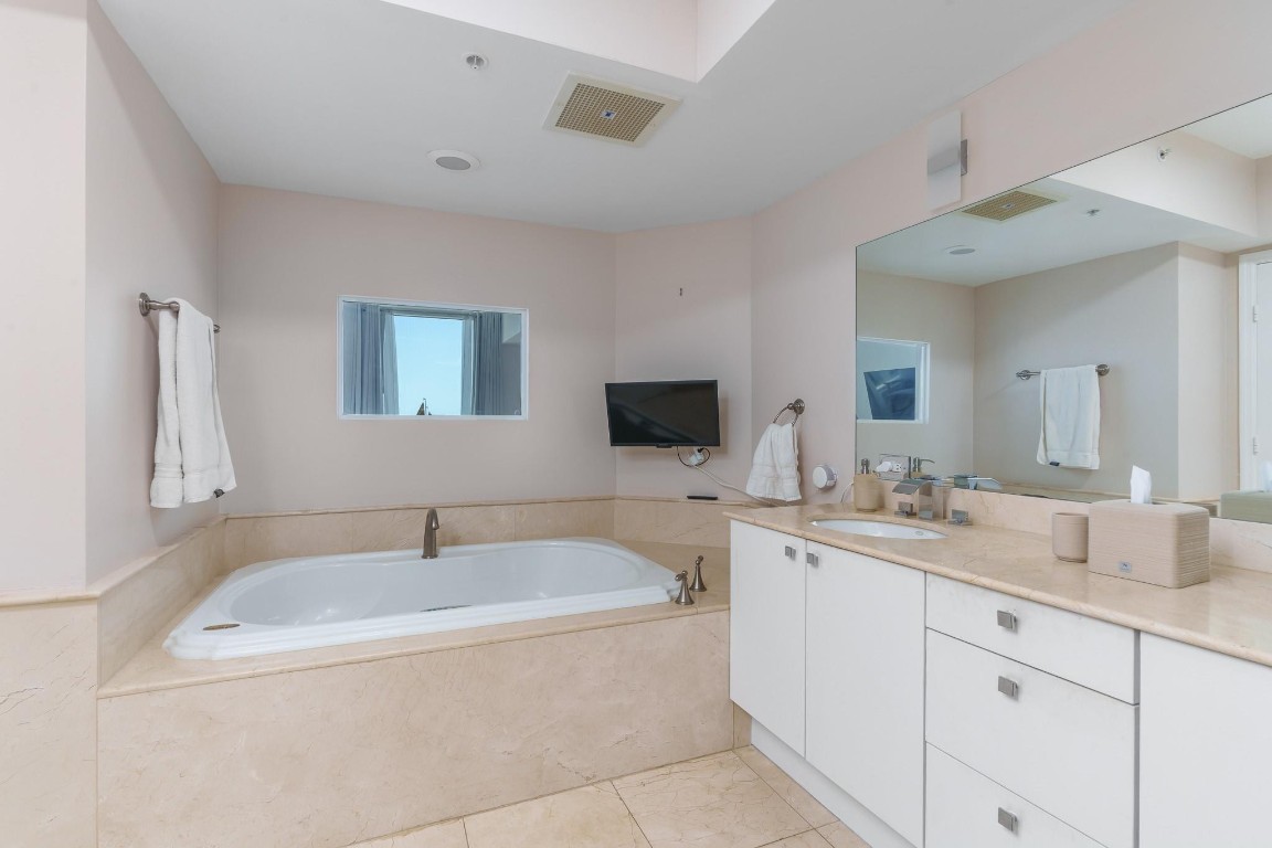 411 N New Riv #2205 Fort Lauderdale, FL 33301