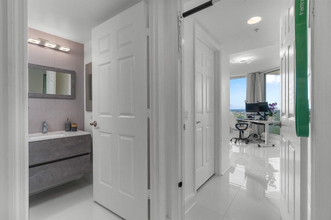 411 N New Riv #2205 Fort Lauderdale, FL 33301