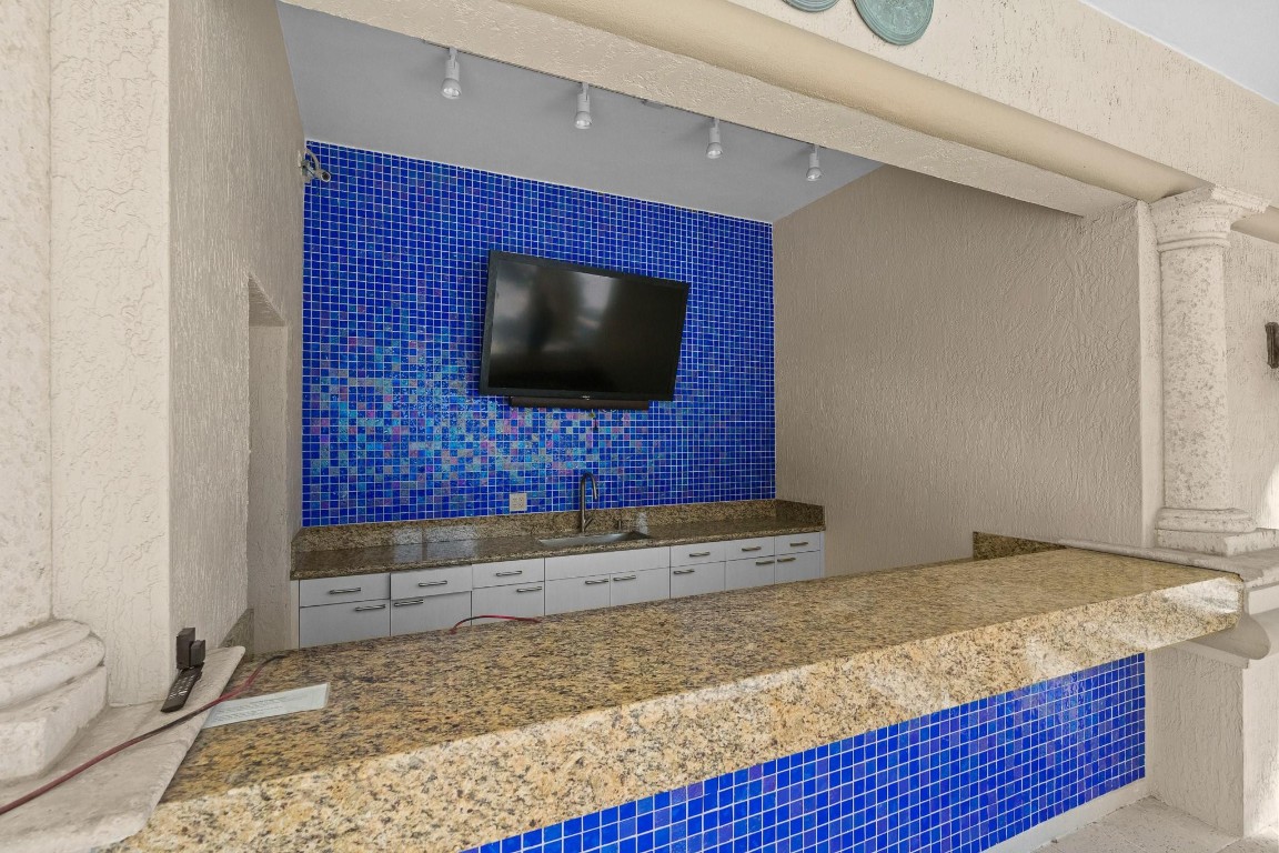 411 N New Riv #2205 Fort Lauderdale, FL 33301