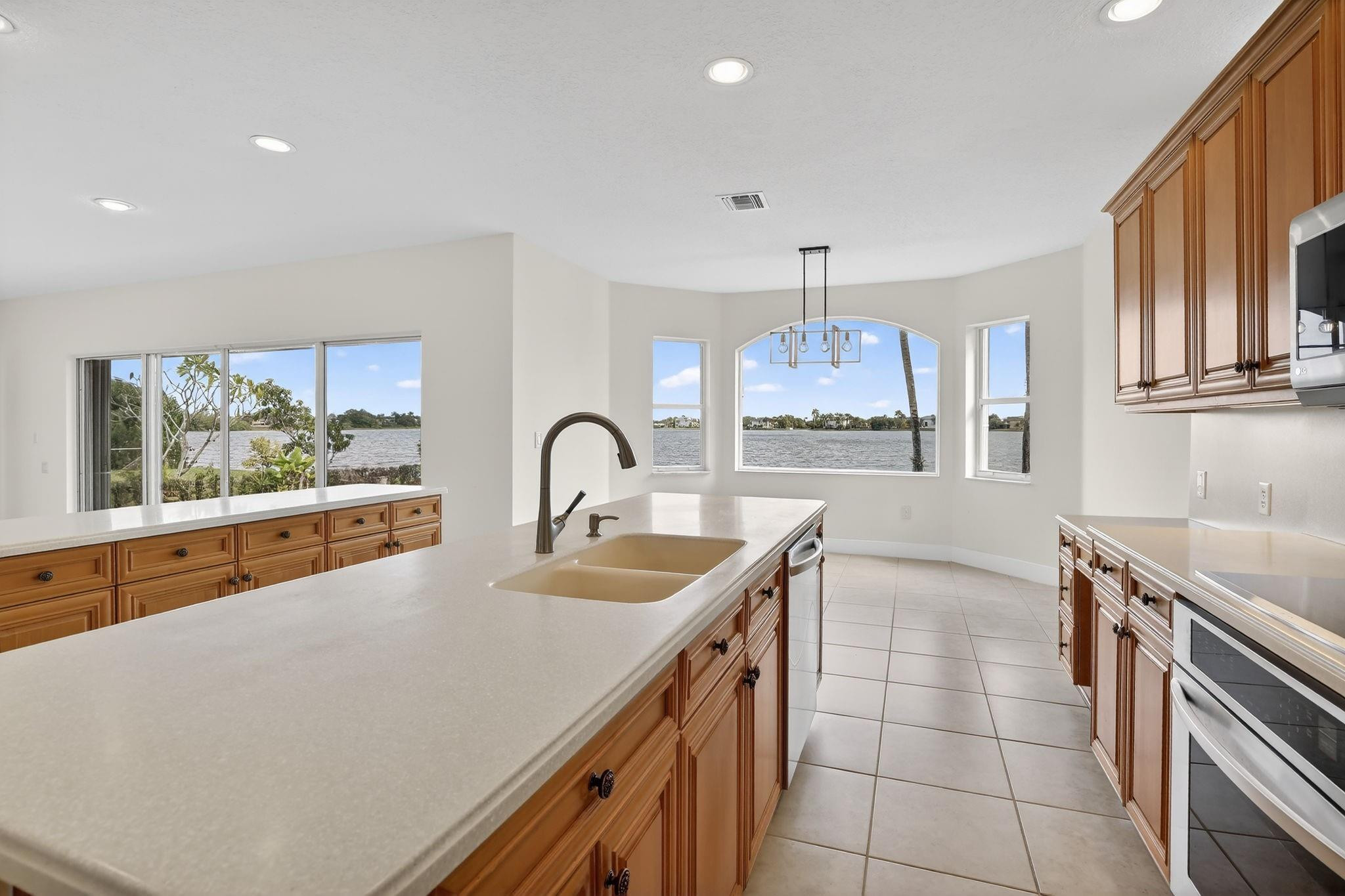 1071 SW 171st Pembroke Pines, FL 33027