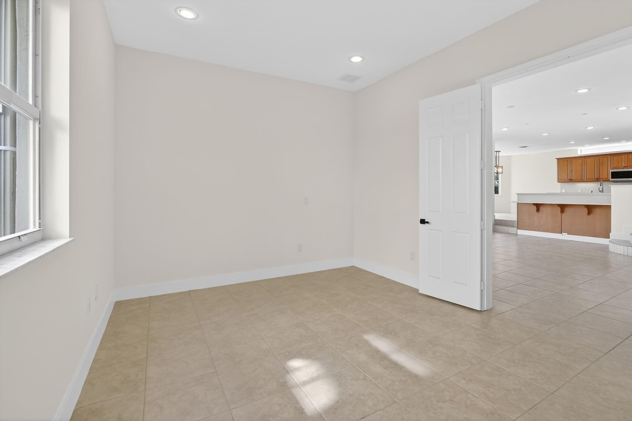 1071 SW 171st Pembroke Pines, FL 33027