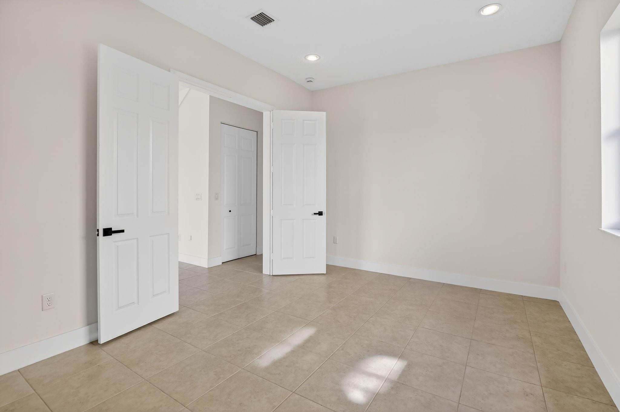 1071 SW 171st Pembroke Pines, FL 33027