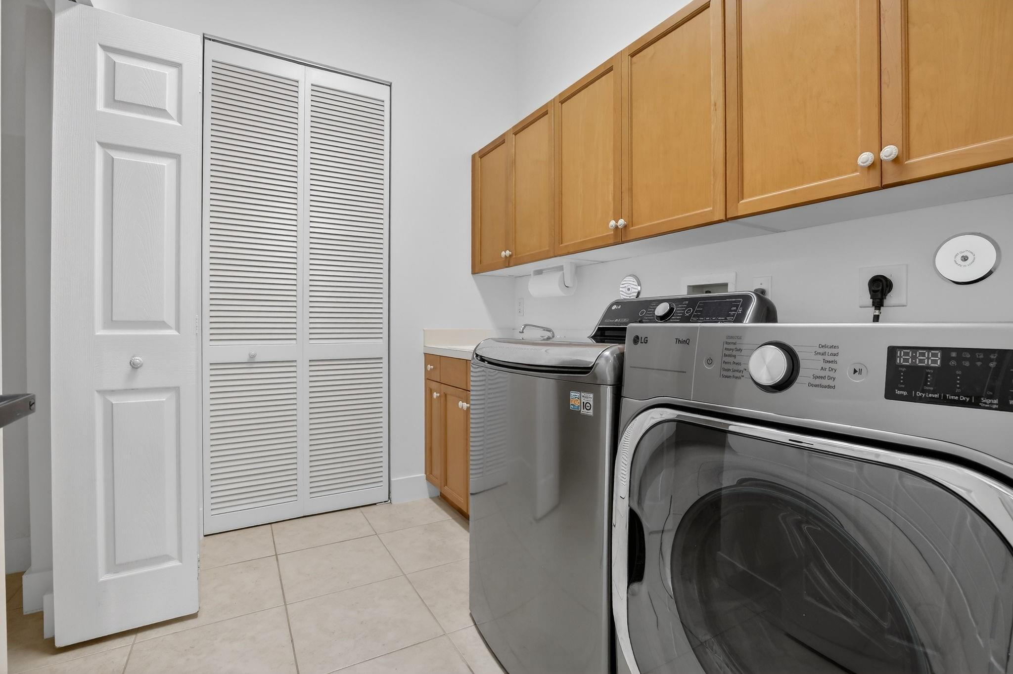 1071 SW 171st Pembroke Pines, FL 33027