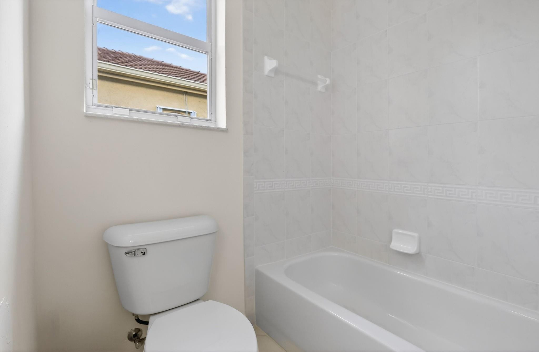 1071 SW 171st Pembroke Pines, FL 33027