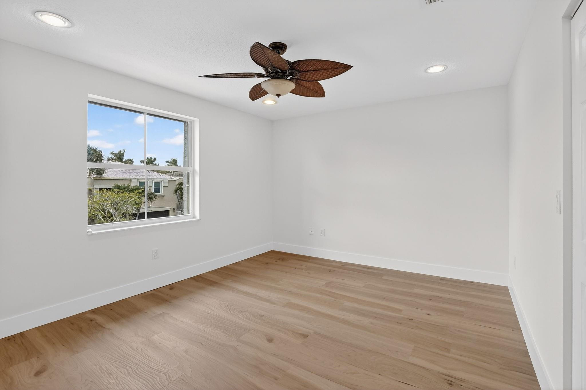 1071 SW 171st Pembroke Pines, FL 33027