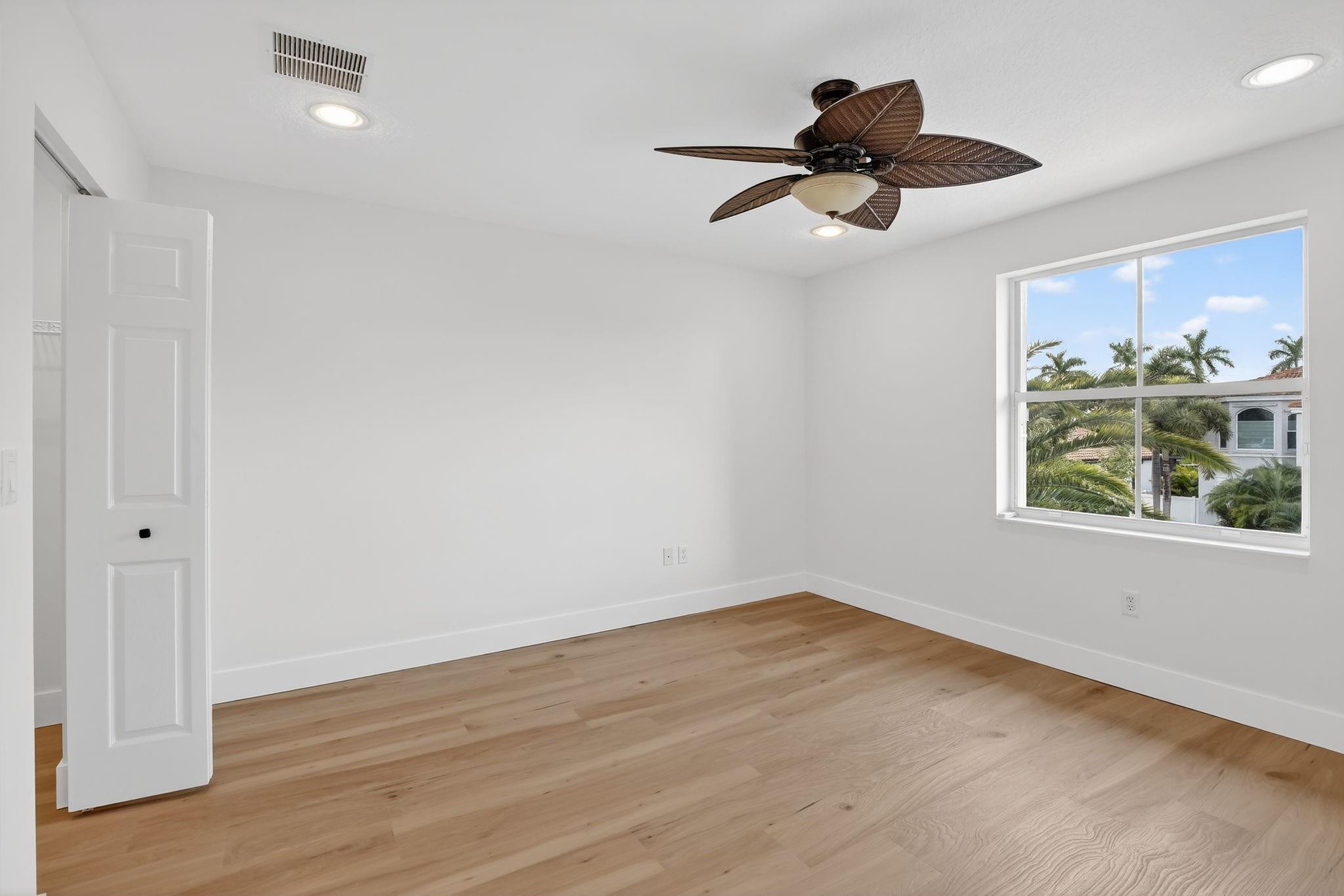 1071 SW 171st Pembroke Pines, FL 33027