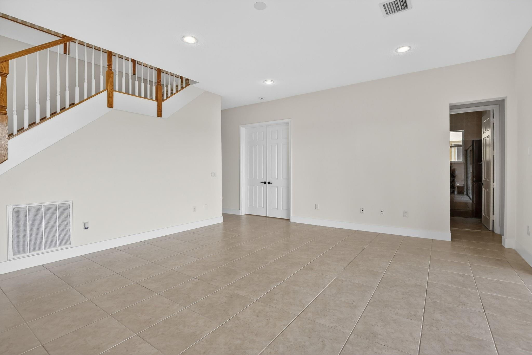 1071 SW 171st Pembroke Pines, FL 33027