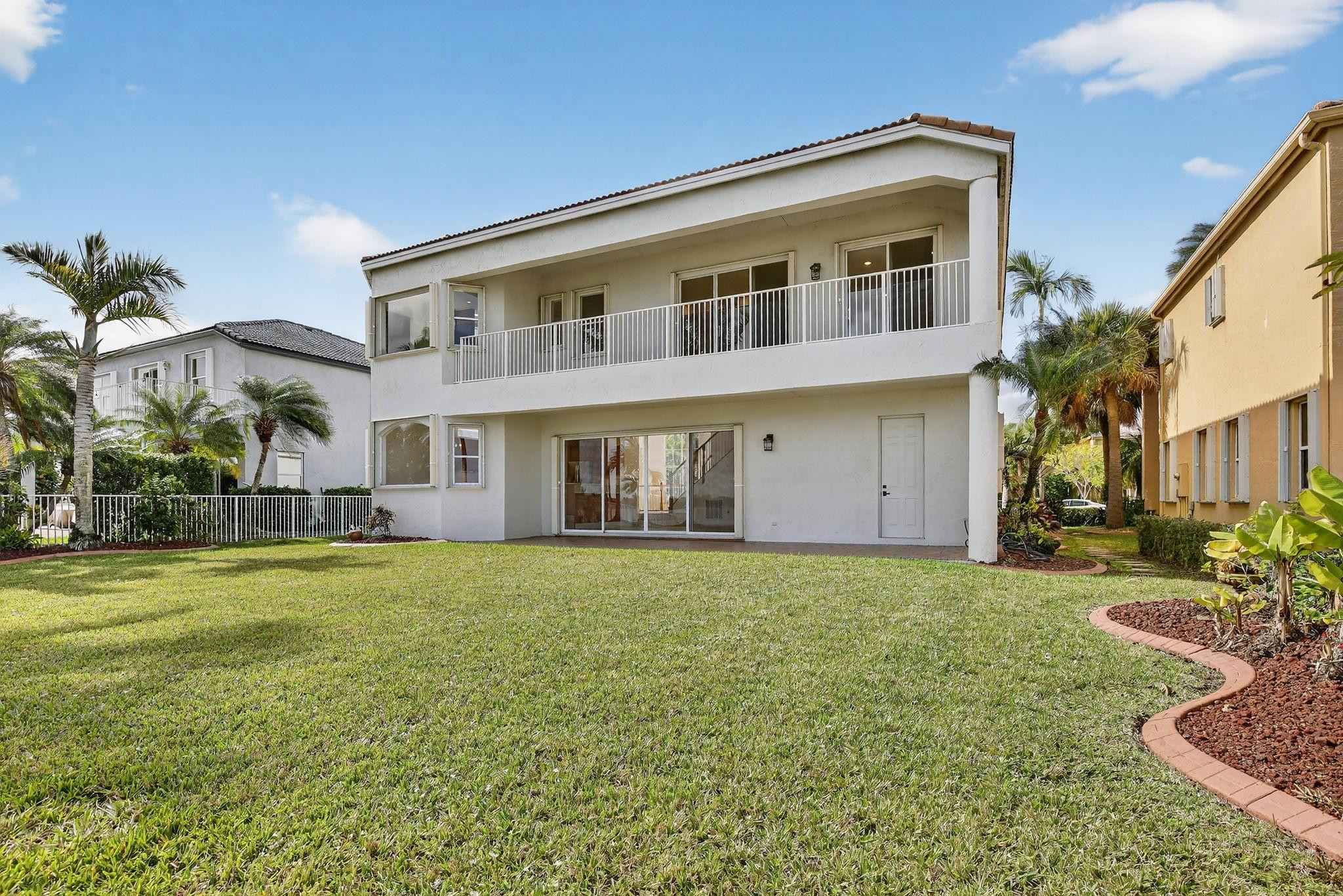 1071 SW 171st Pembroke Pines, FL 33027