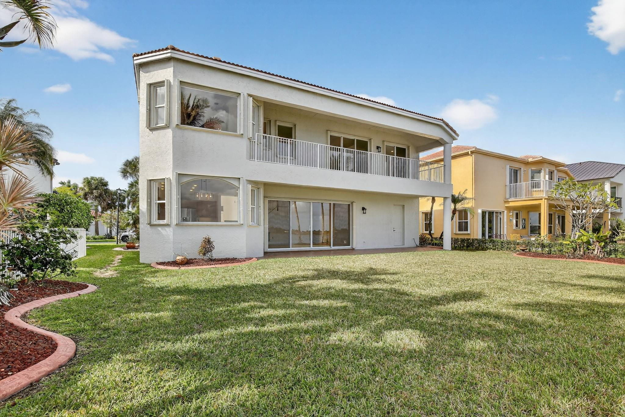 1071 SW 171st Pembroke Pines, FL 33027