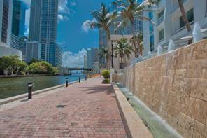 image Brickell on the River South24
