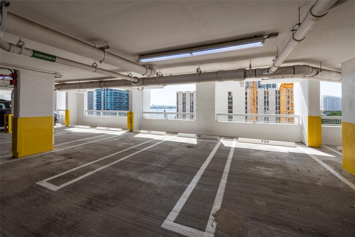 image Brickell on the River South28