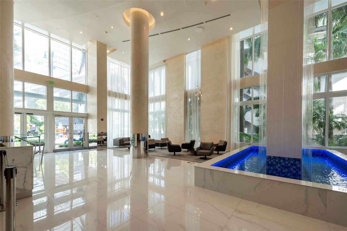 image Brickell on the River South29