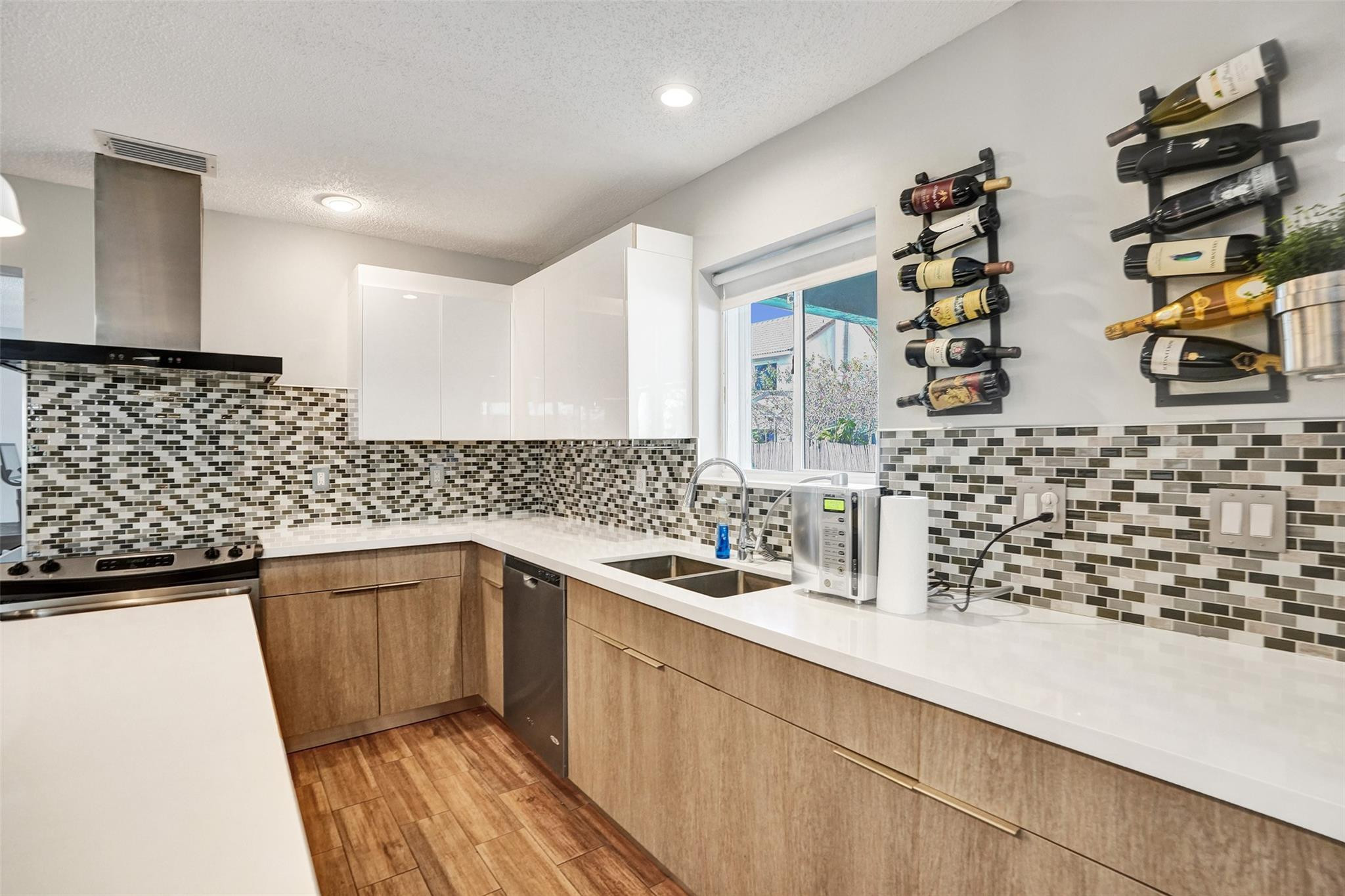 19321 NW 10th Pembroke Pines, FL 33029