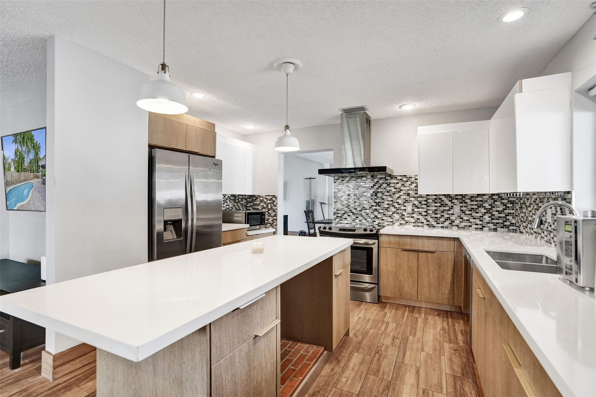 19321 NW 10th Pembroke Pines, FL 33029