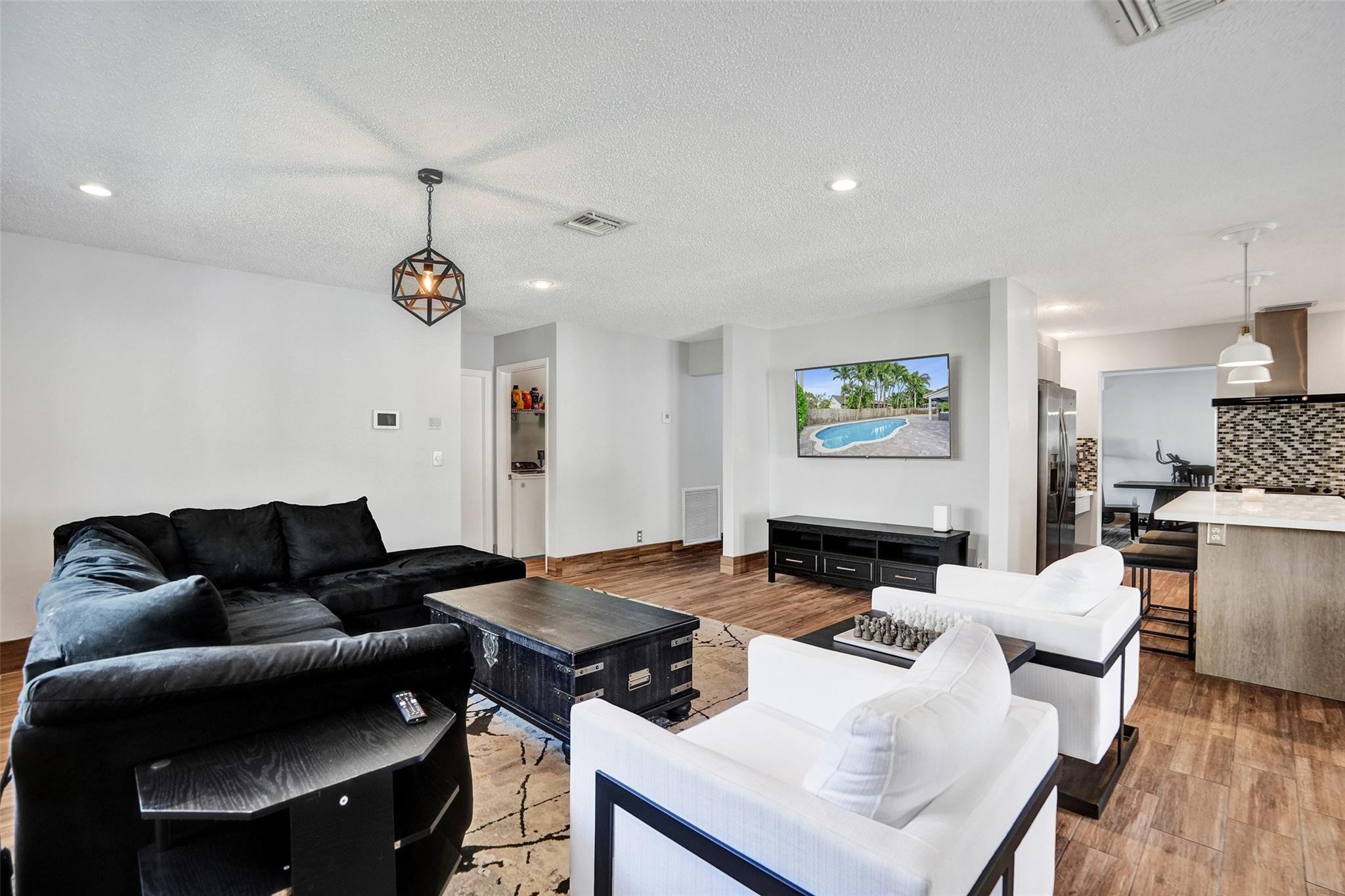 19321 NW 10th Pembroke Pines, FL 33029