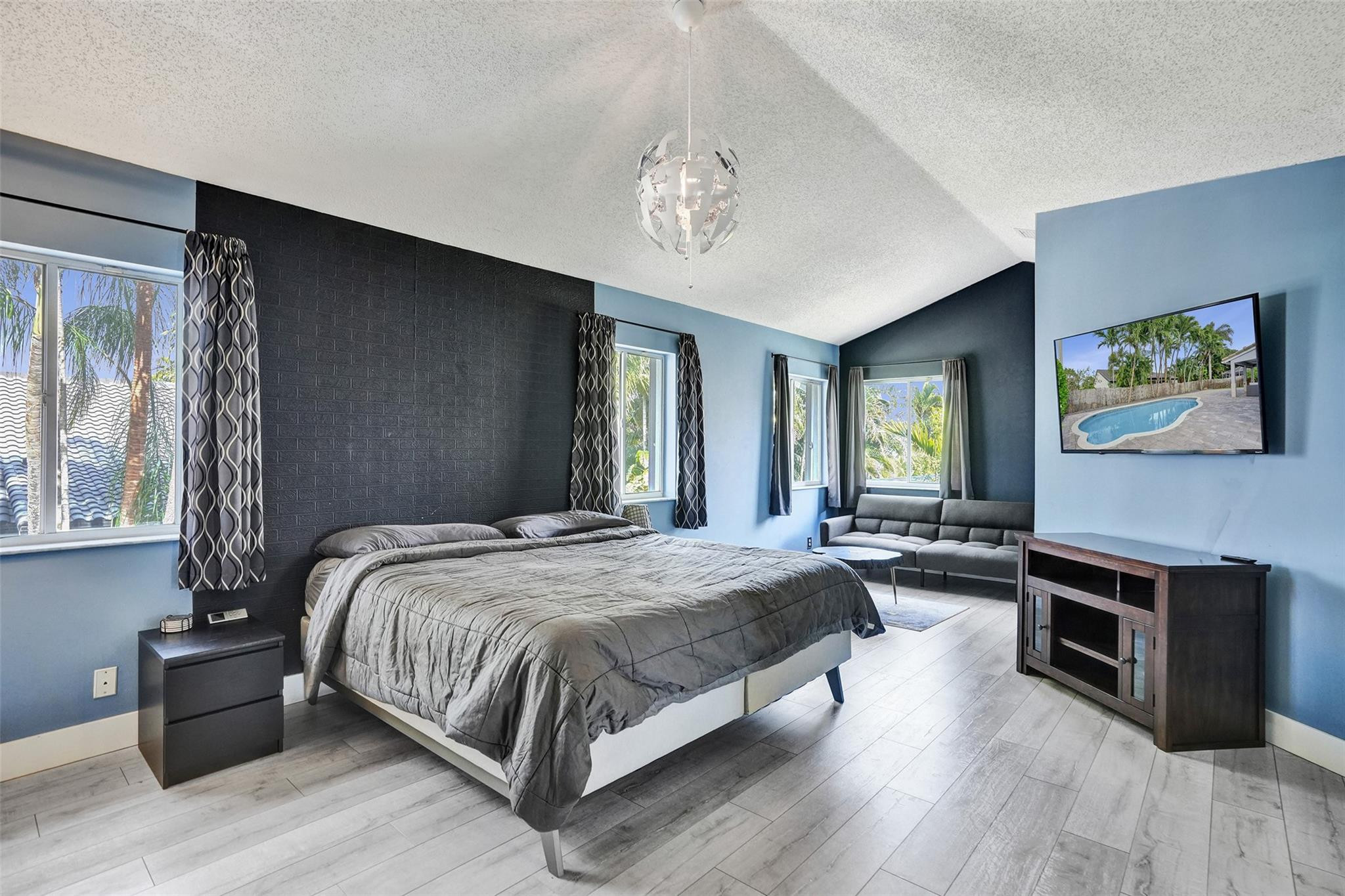 19321 NW 10th Pembroke Pines, FL 33029