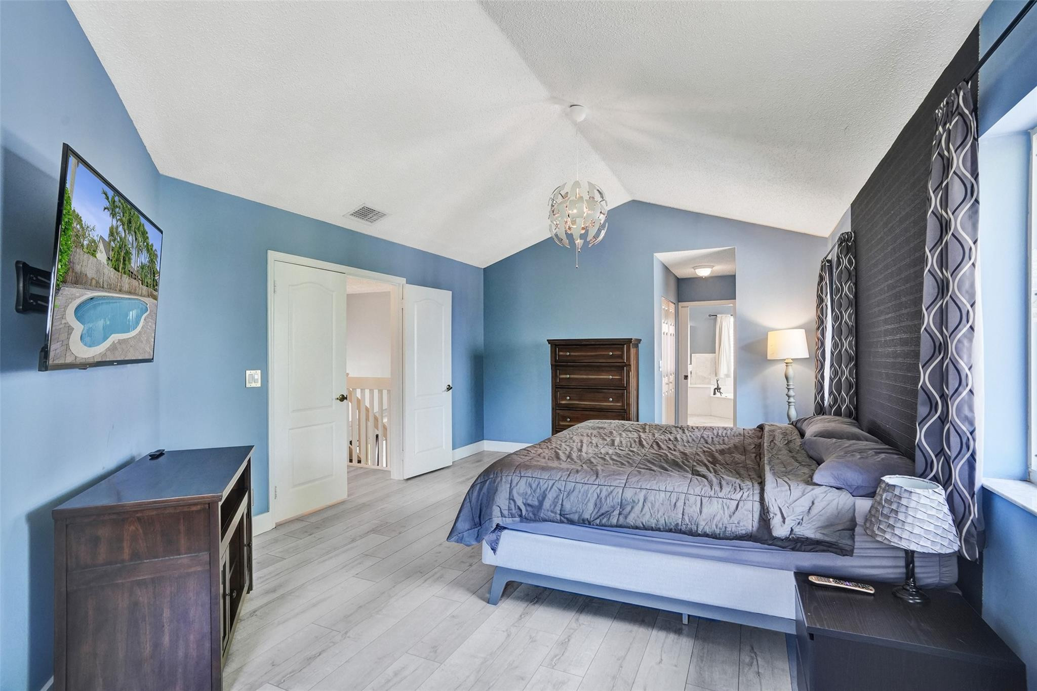 19321 NW 10th Pembroke Pines, FL 33029