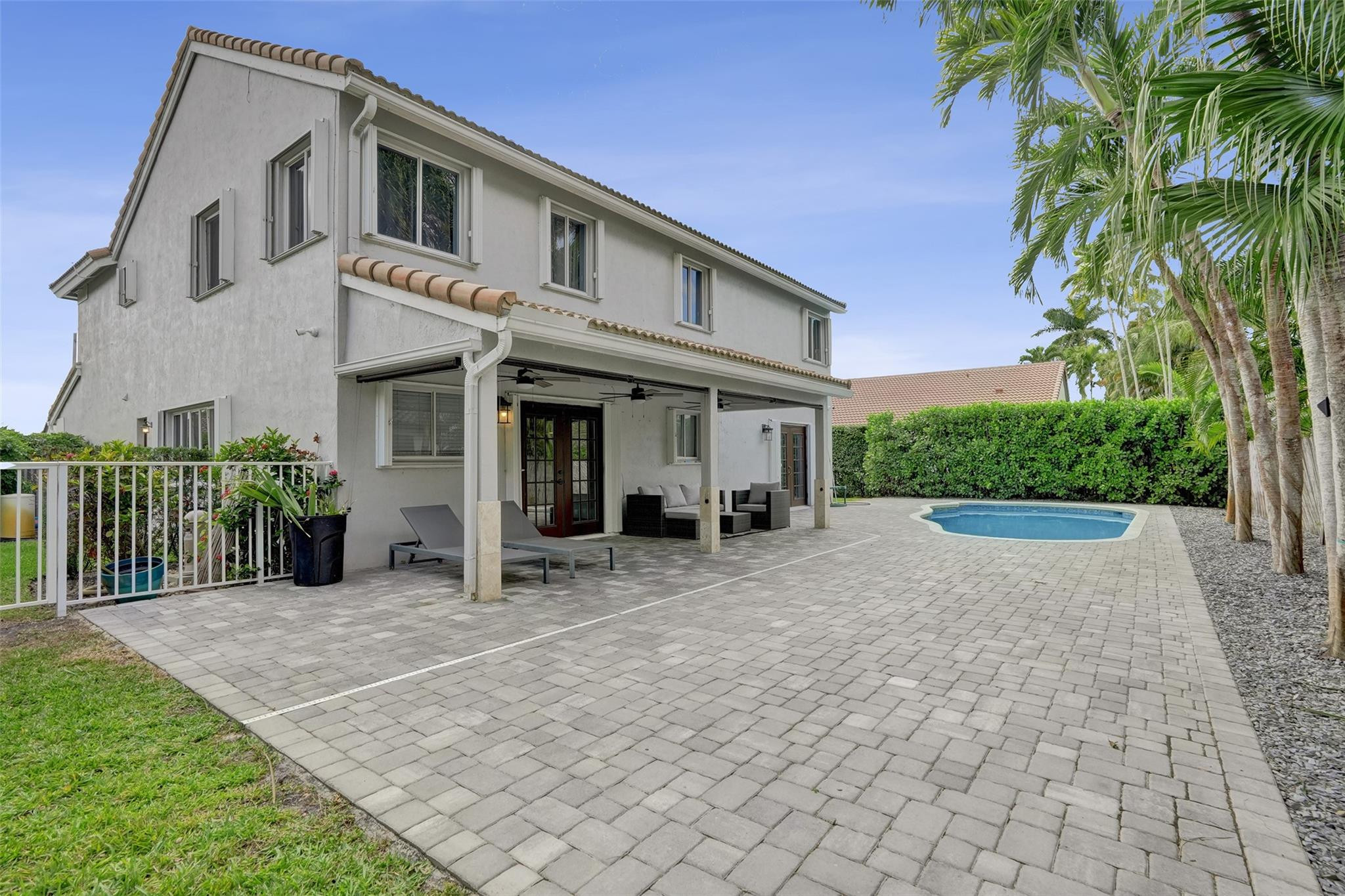 19321 NW 10th Pembroke Pines, FL 33029