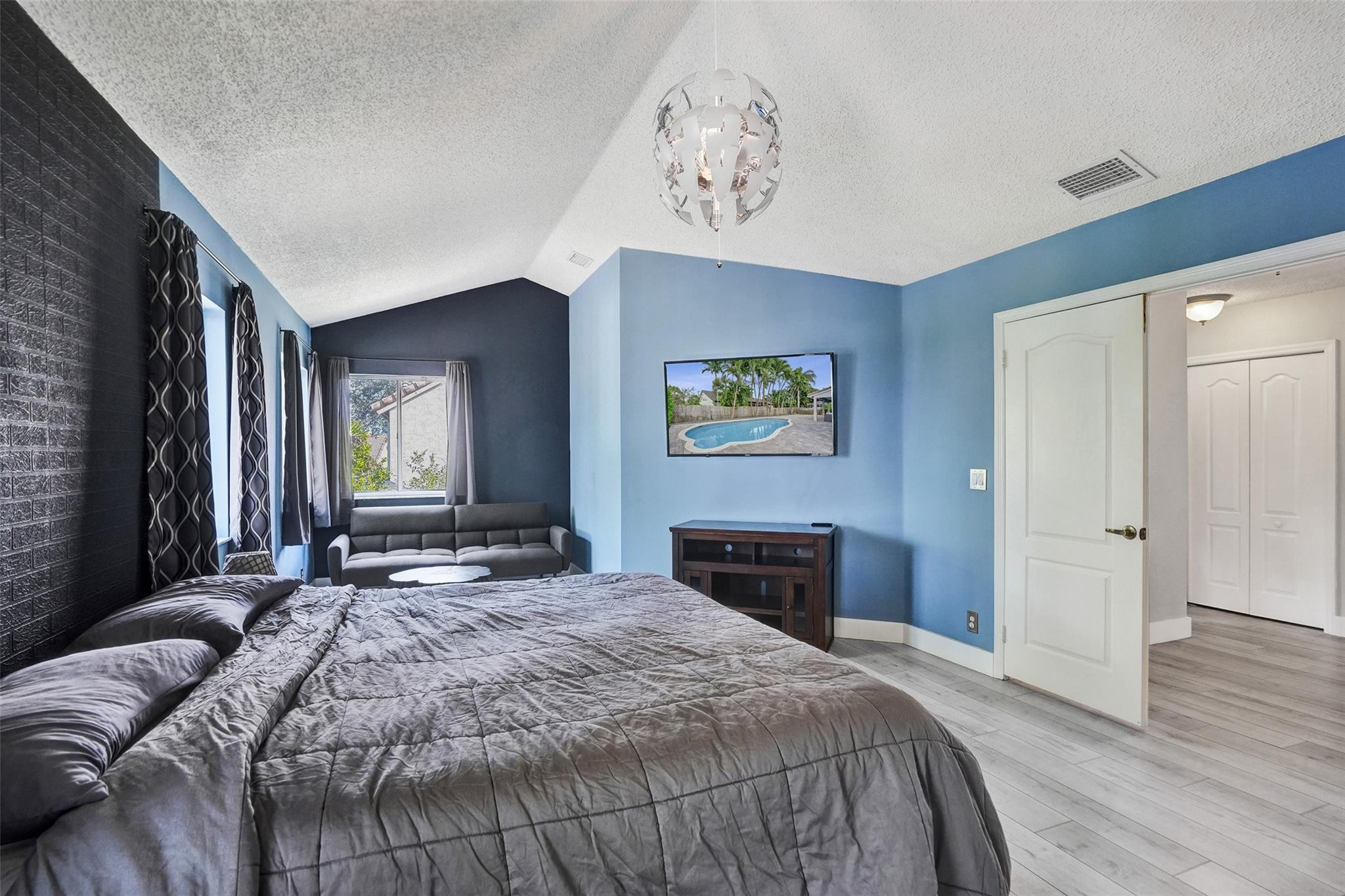 19321 NW 10th Pembroke Pines, FL 33029