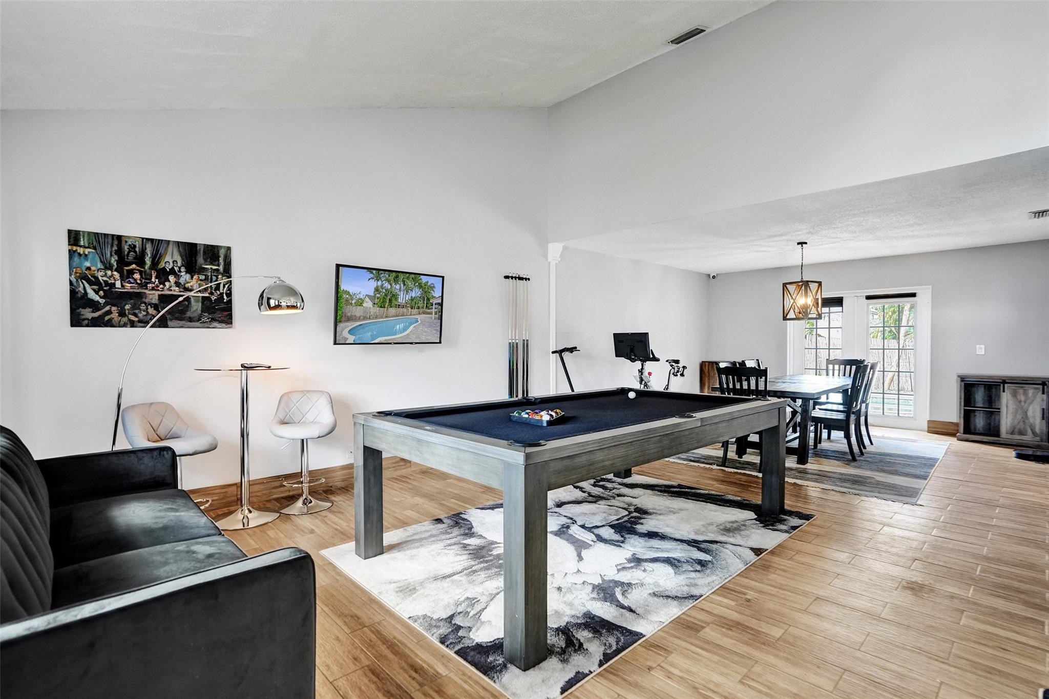 19321 NW 10th Pembroke Pines, FL 33029