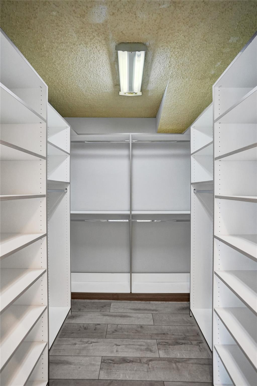 19321 NW 10th Pembroke Pines, FL 33029