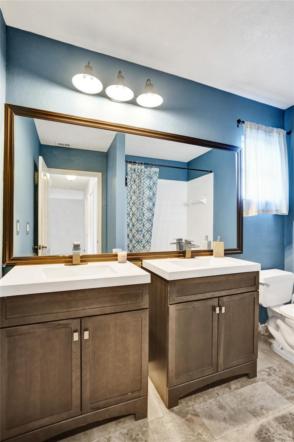 19321 NW 10th Pembroke Pines, FL 33029