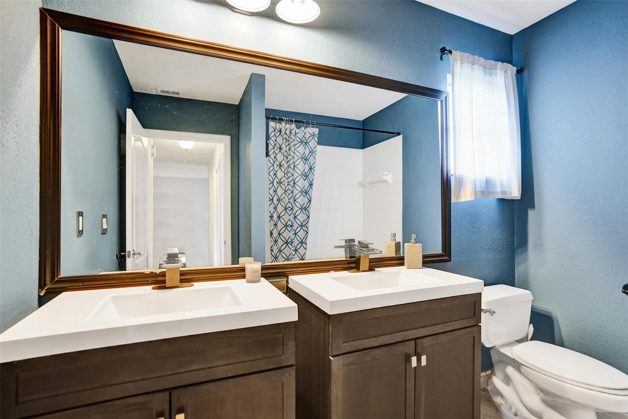 19321 NW 10th Pembroke Pines, FL 33029