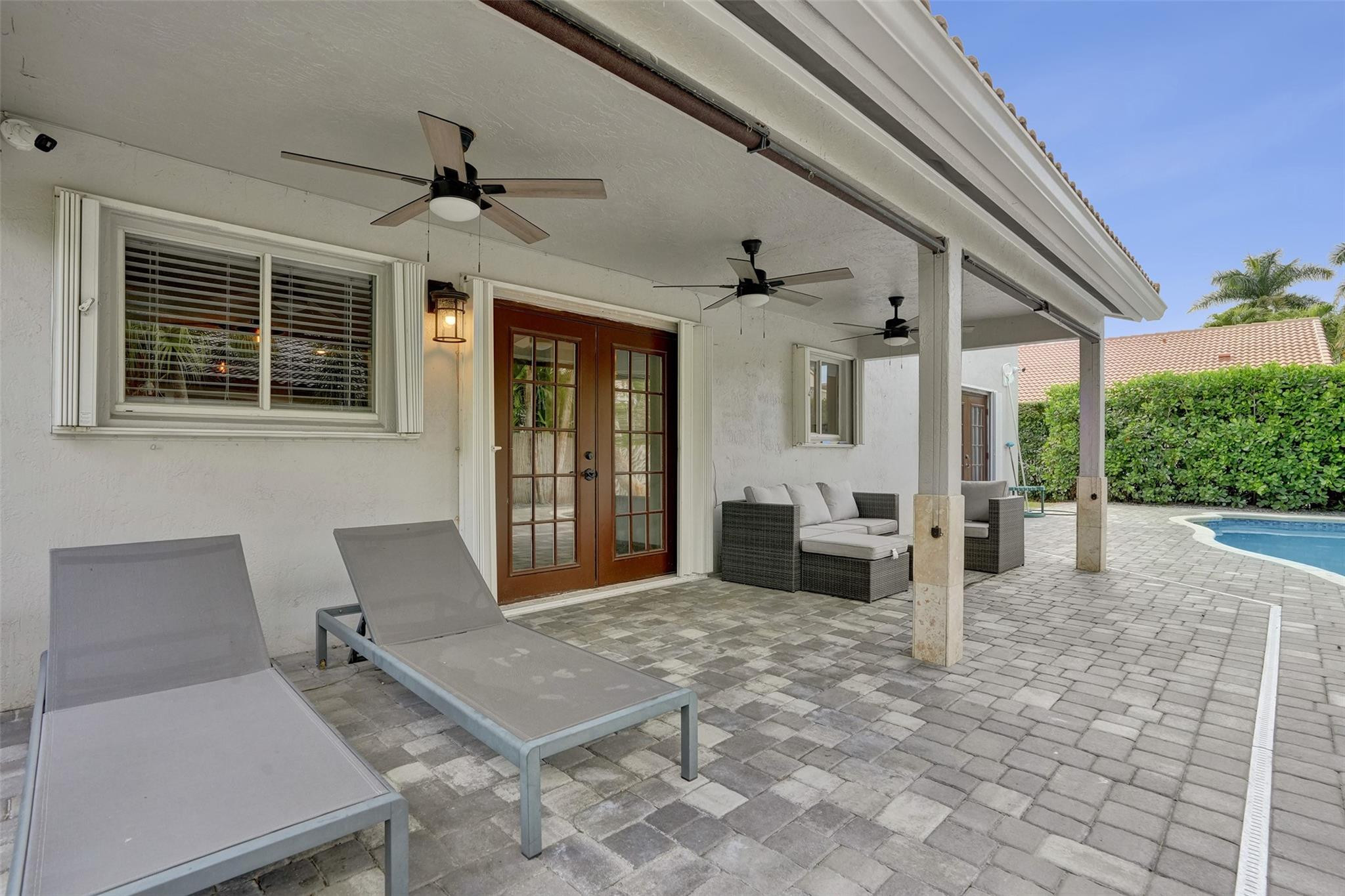 19321 NW 10th Pembroke Pines, FL 33029