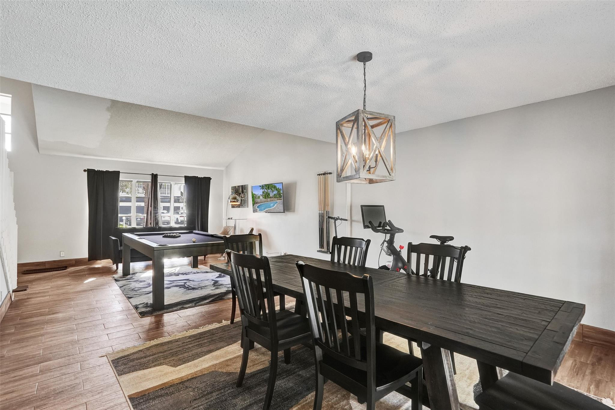 19321 NW 10th Pembroke Pines, FL 33029