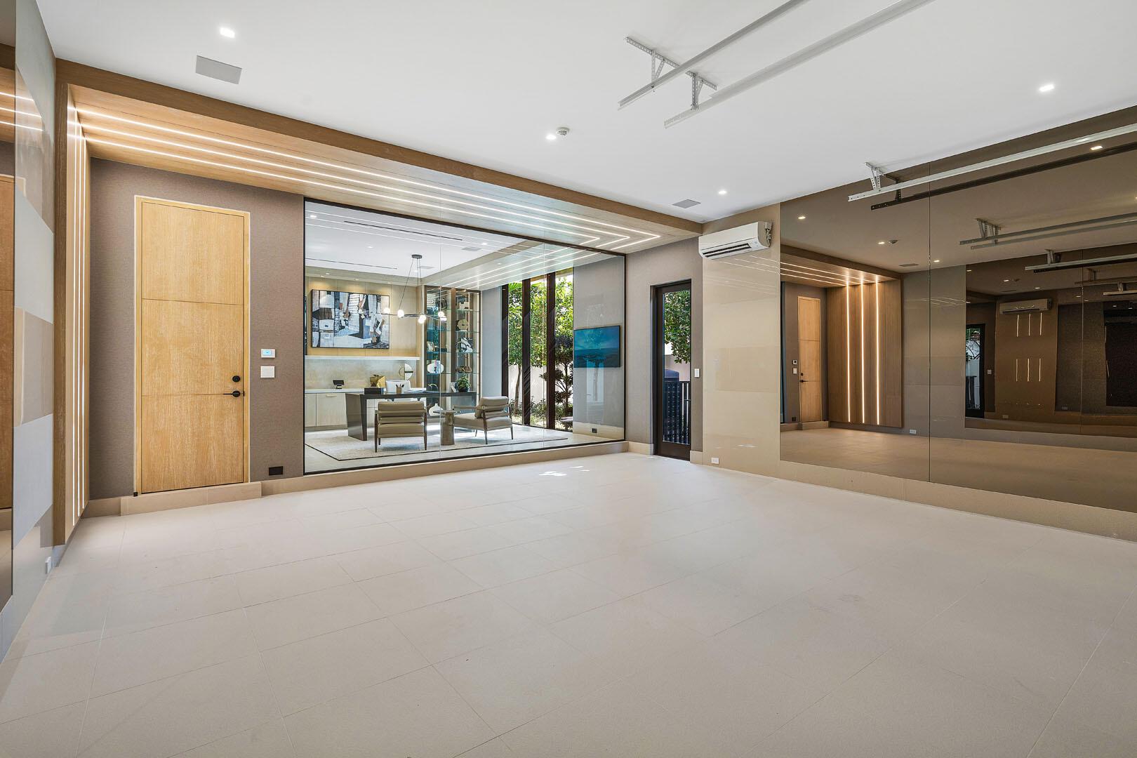 1520 Royal Palm Way Boca Raton, FL 33432