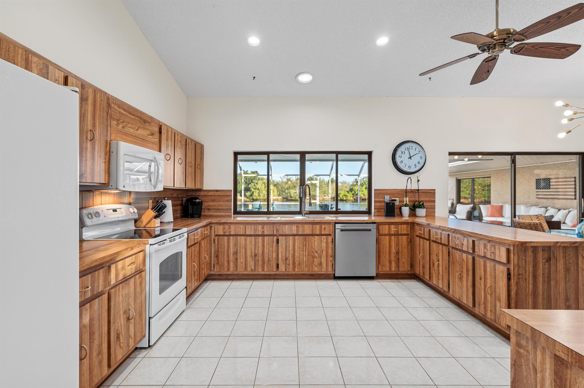 970 Orchid Ln Gulfstream, FL 33483