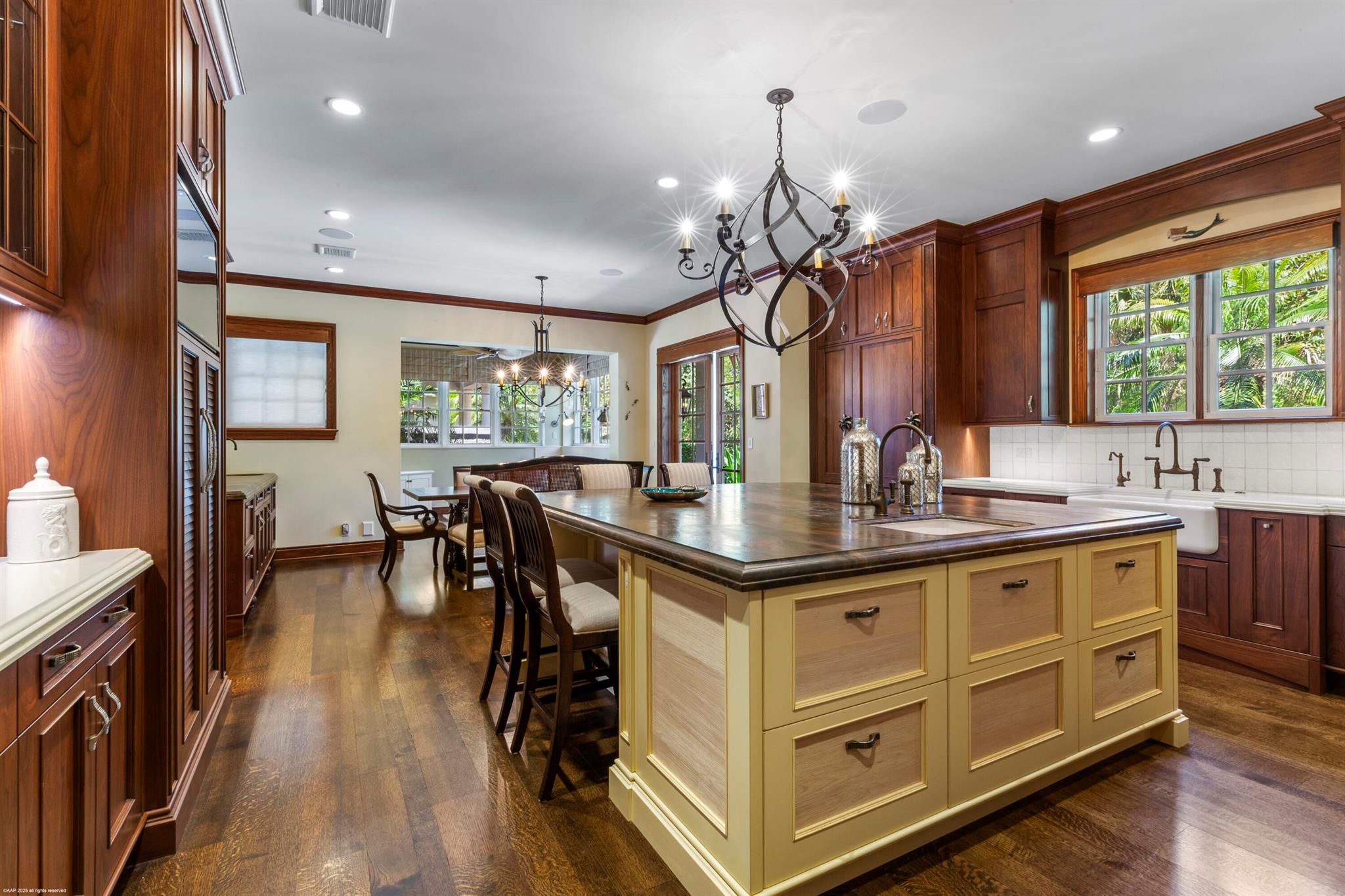 398 S Beach Rd Jupiter Island, FL 33455