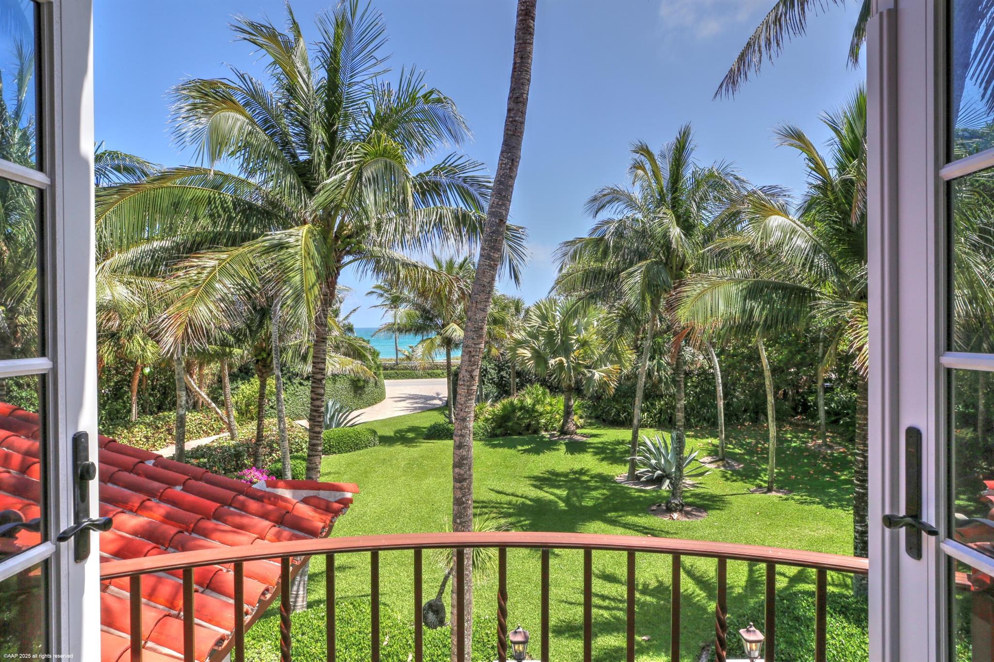 398 S Beach Rd Jupiter Island, FL 33455