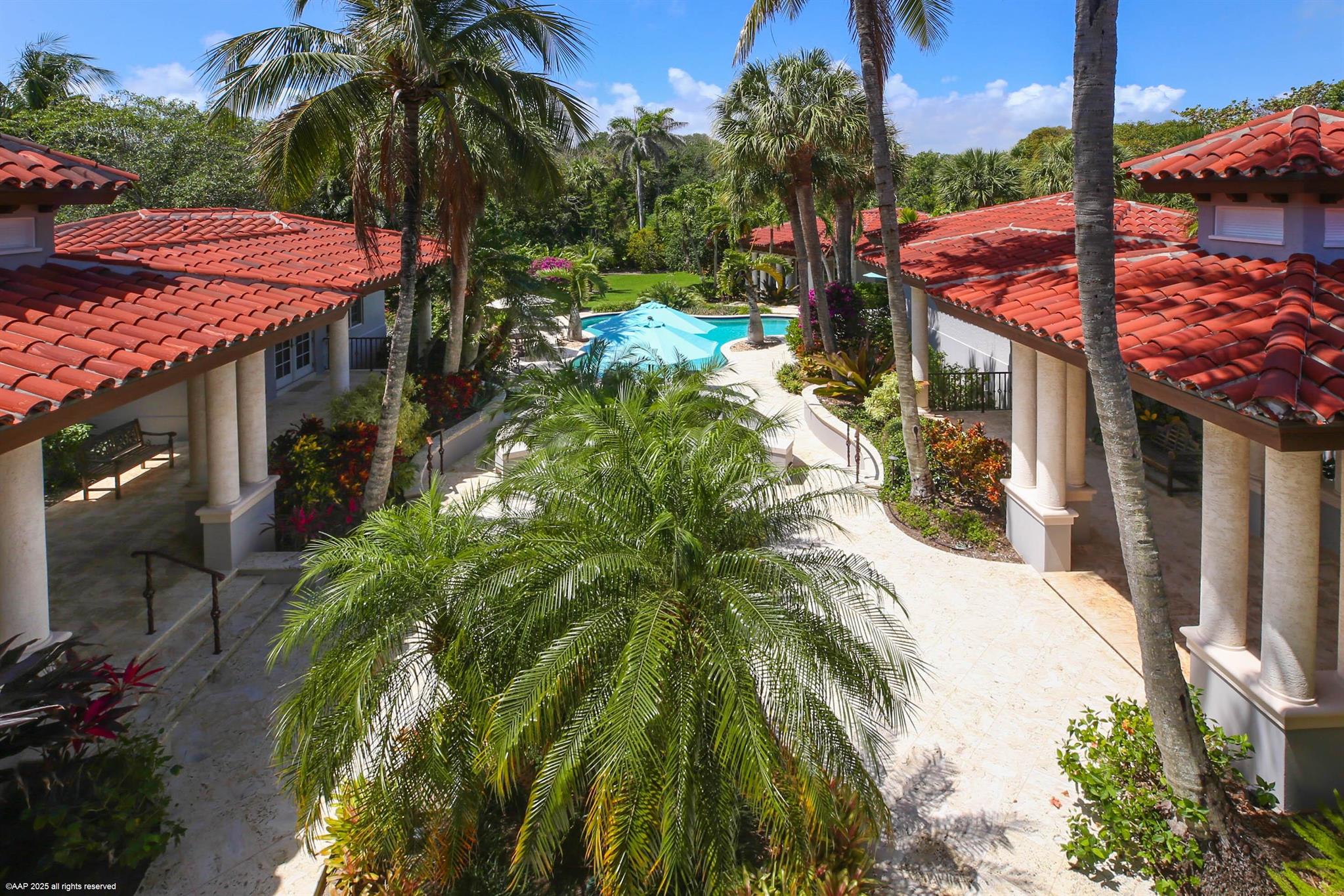 398 S Beach Rd Jupiter Island, FL 33455