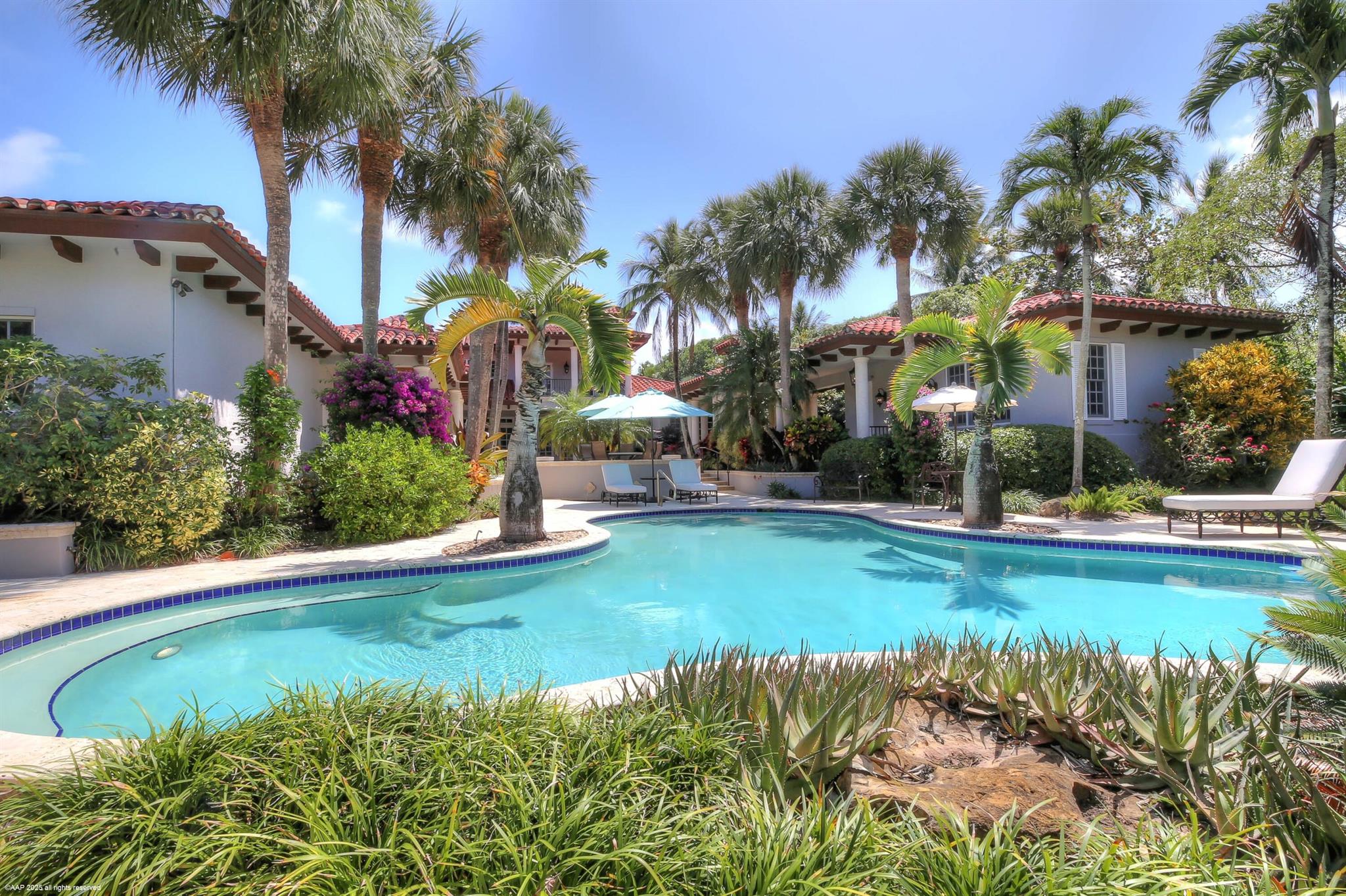 398 S Beach Rd Jupiter Island, FL 33455