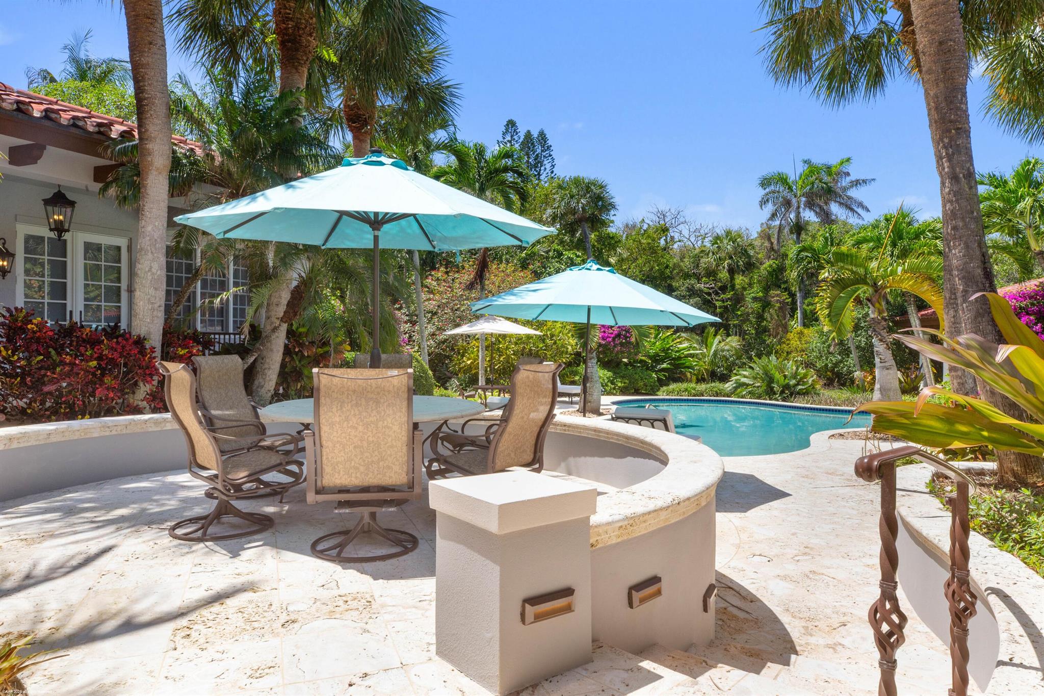 398 S Beach Rd Jupiter Island, FL 33455