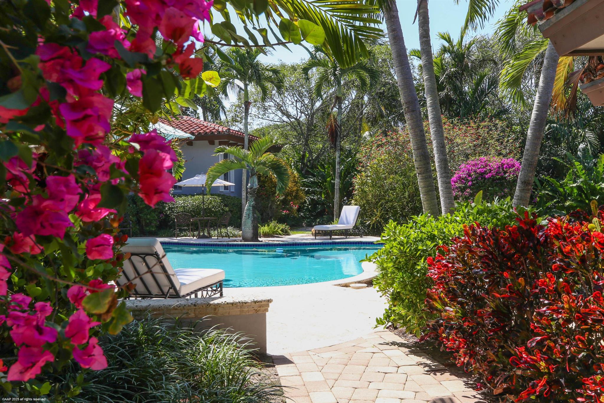 398 S Beach Rd Jupiter Island, FL 33455