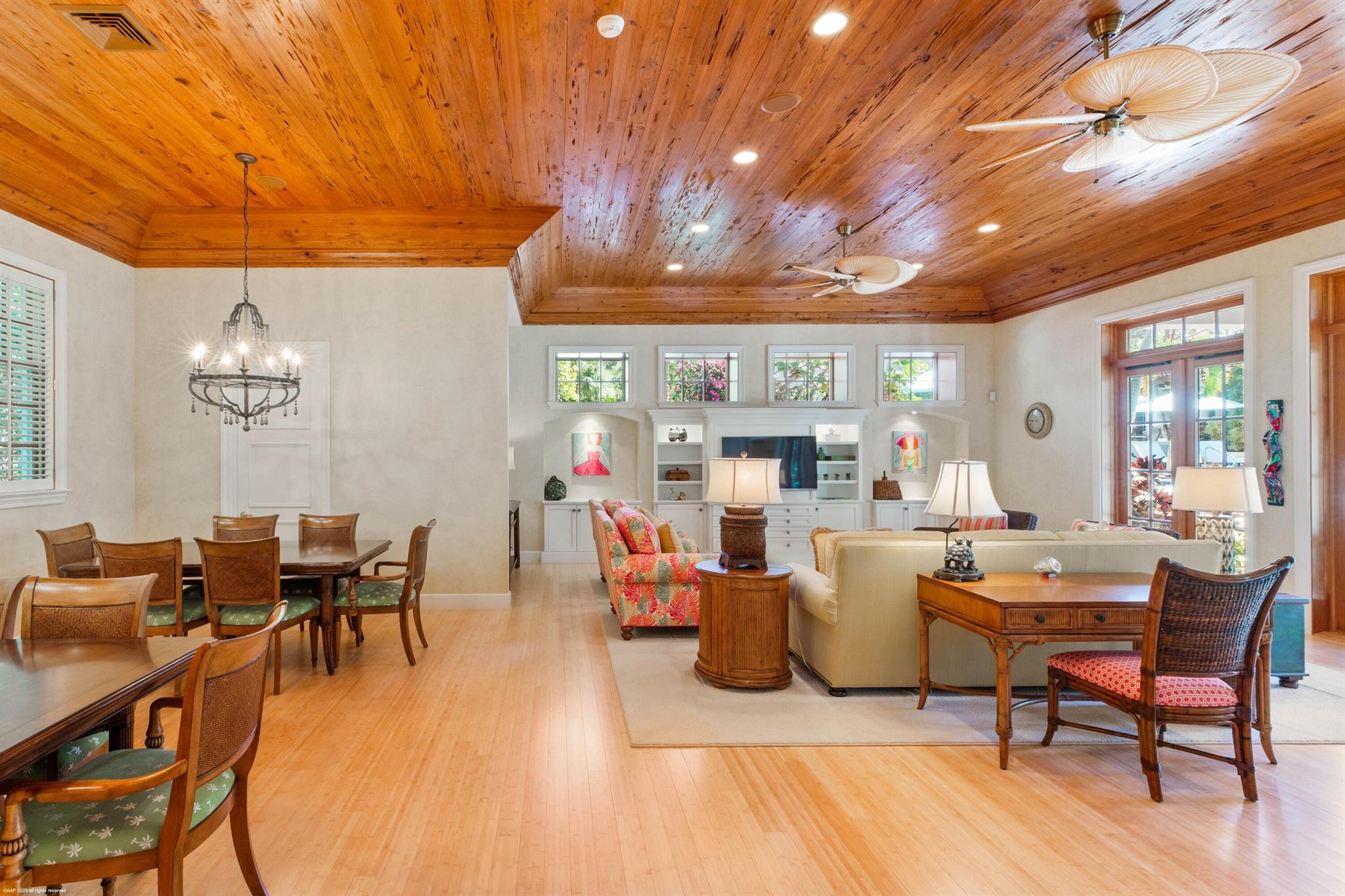 398 S Beach Rd Jupiter Island, FL 33455