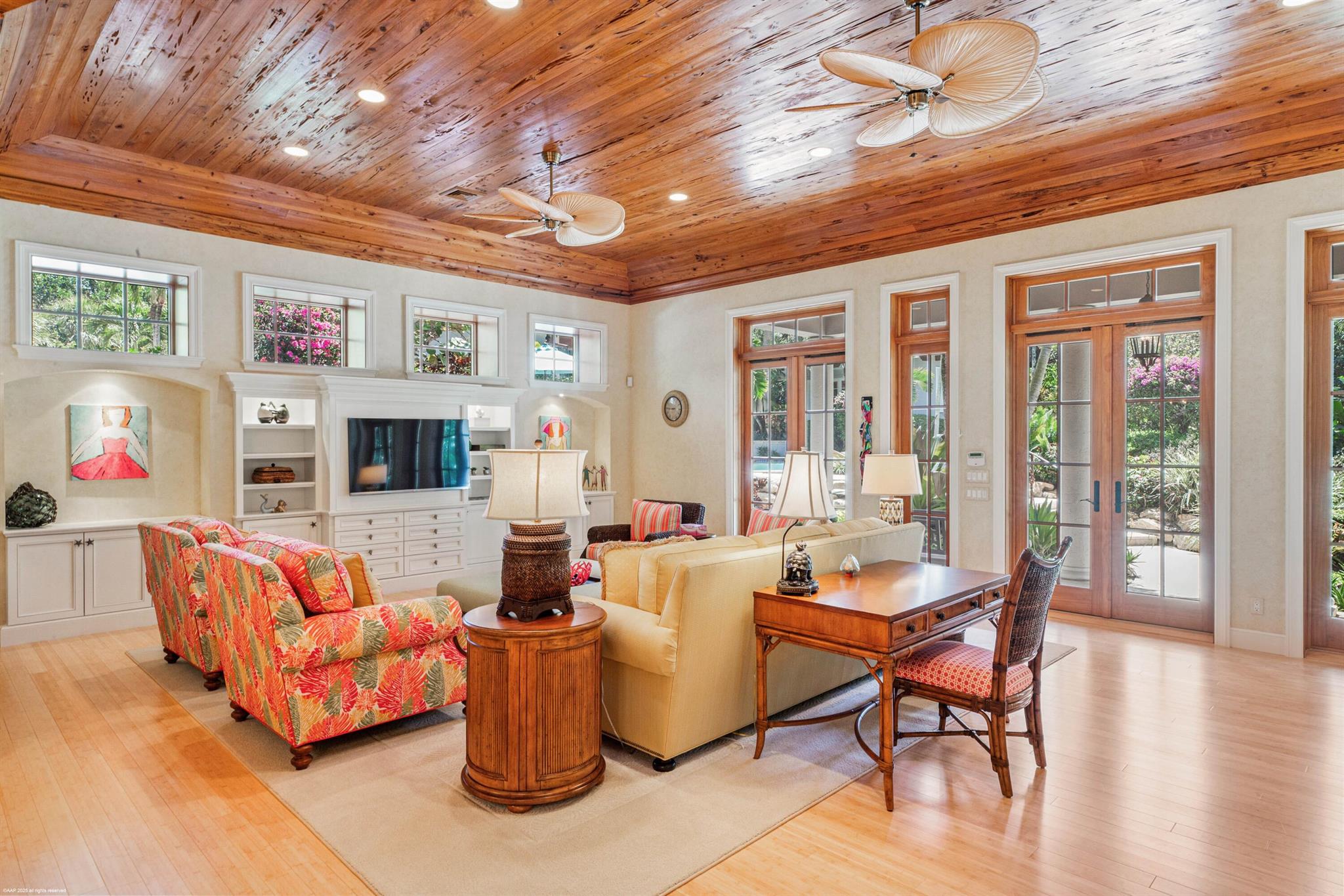 398 S Beach Rd Jupiter Island, FL 33455