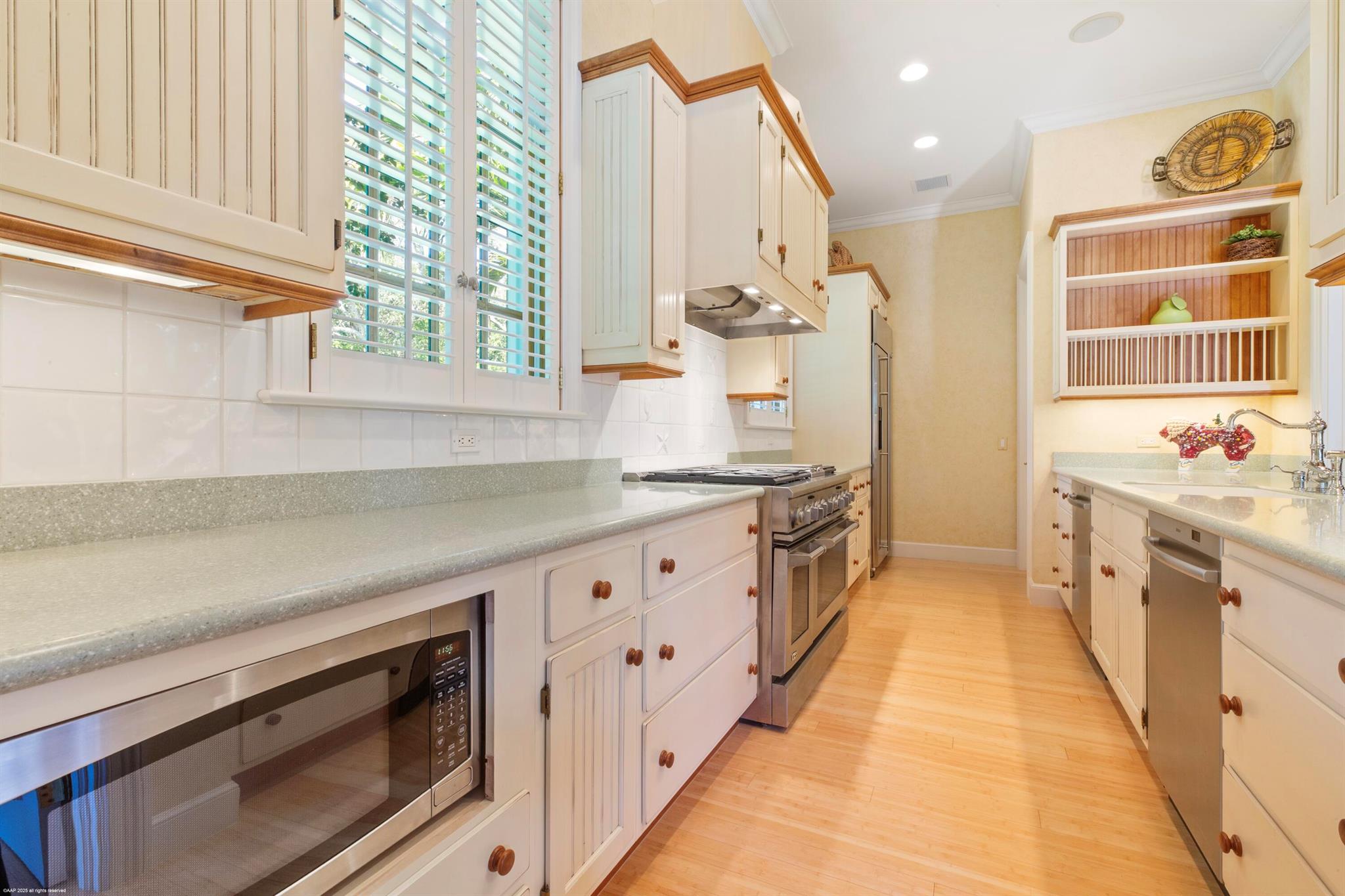 398 S Beach Rd Jupiter Island, FL 33455