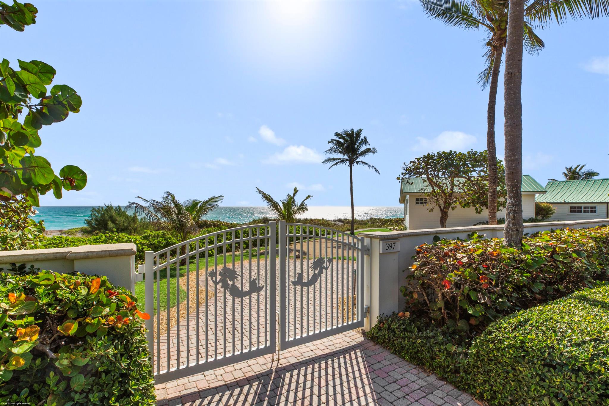 398 S Beach Rd Jupiter Island, FL 33455