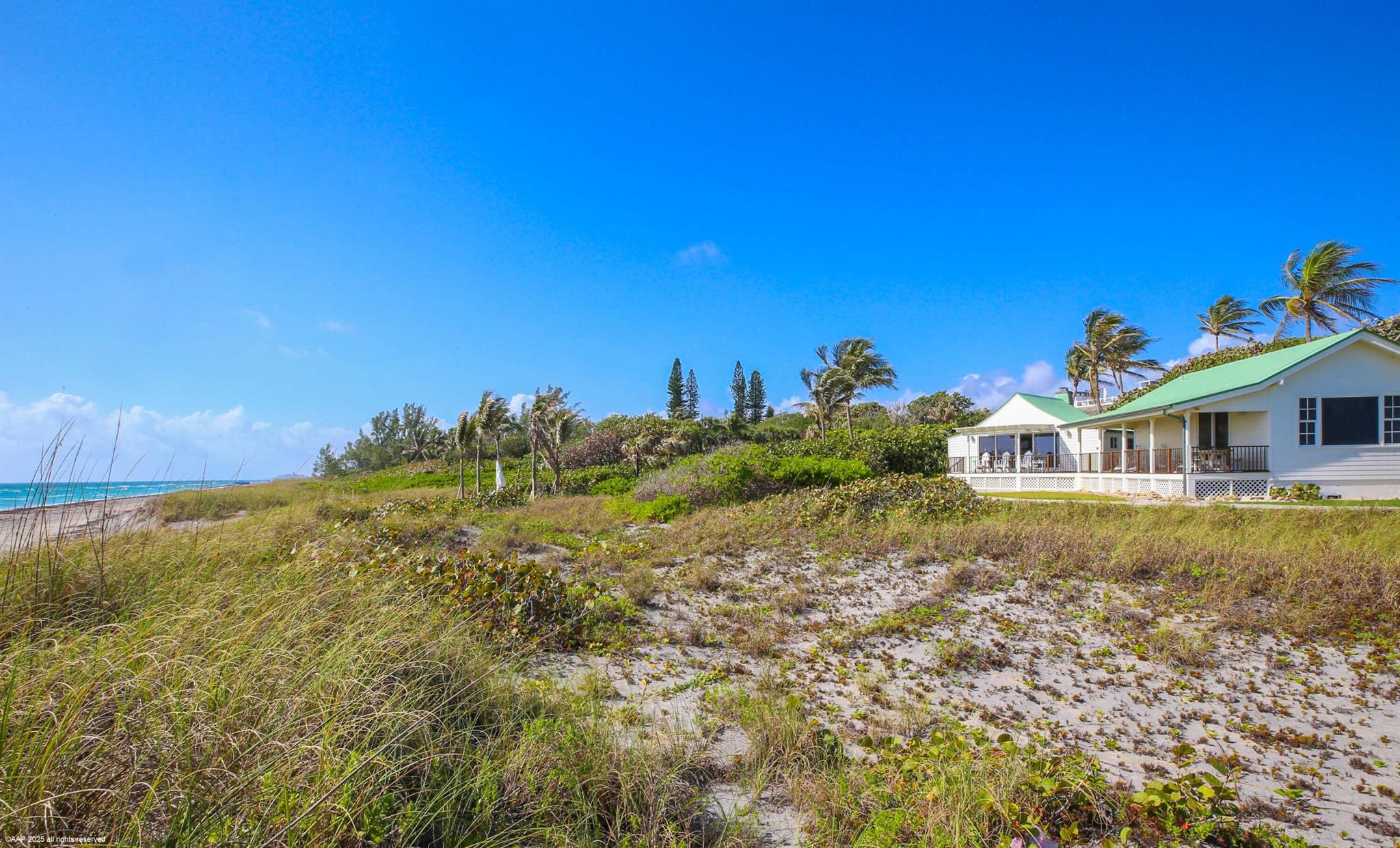 398 S Beach Rd Jupiter Island, FL 33455