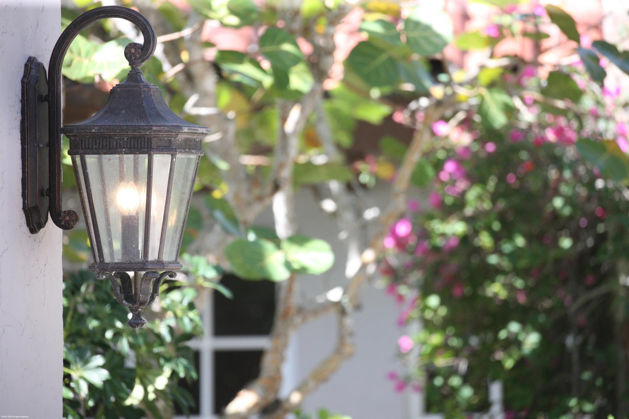 398 S Beach Rd Jupiter Island, FL 33455