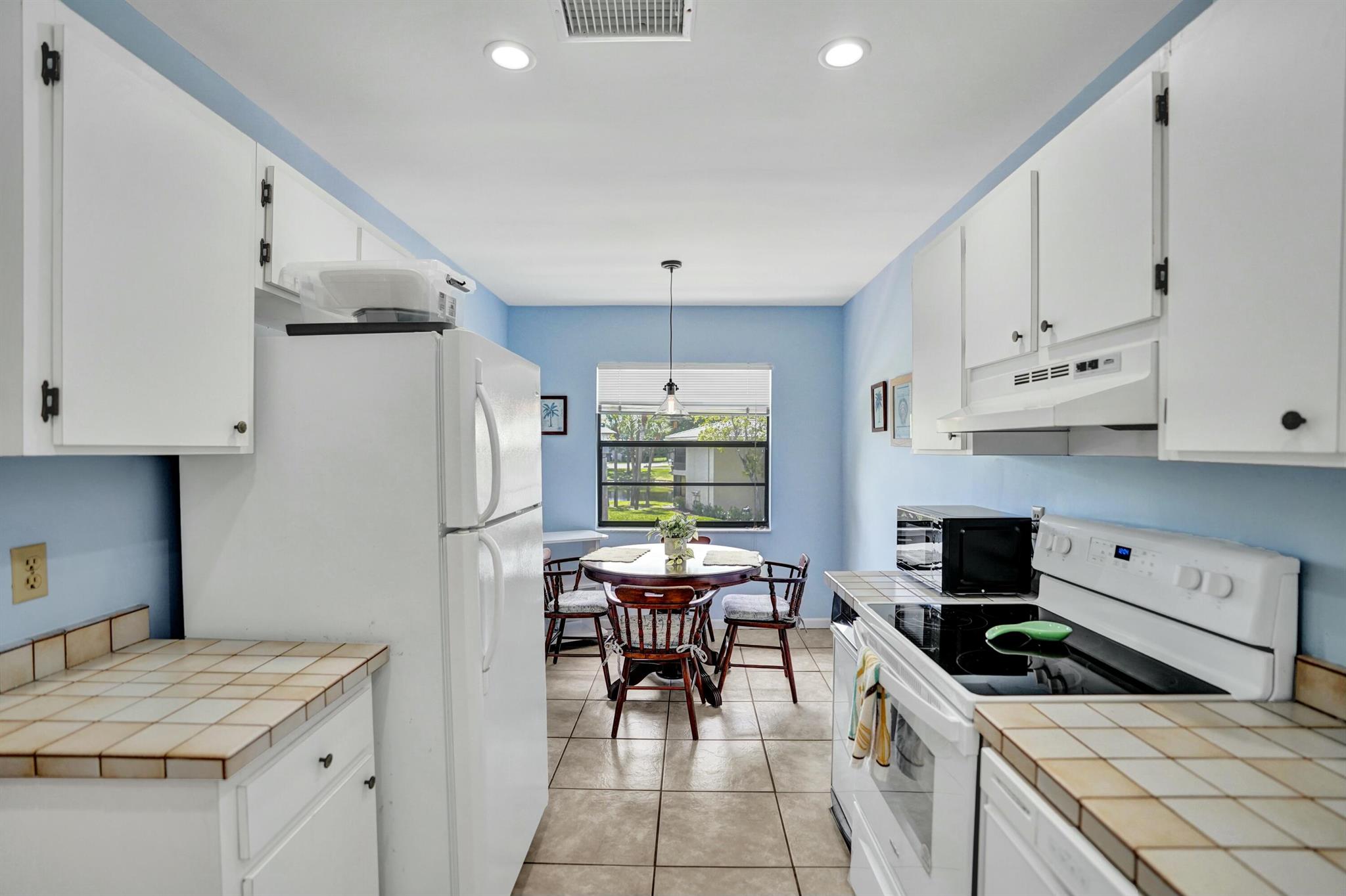 19 Stratford Dr #F,Boynton Beach, FL 33436