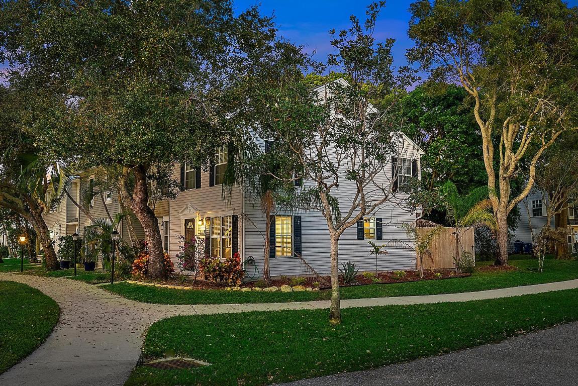 301 Georgian Park Dr Jupiter, FL 33458